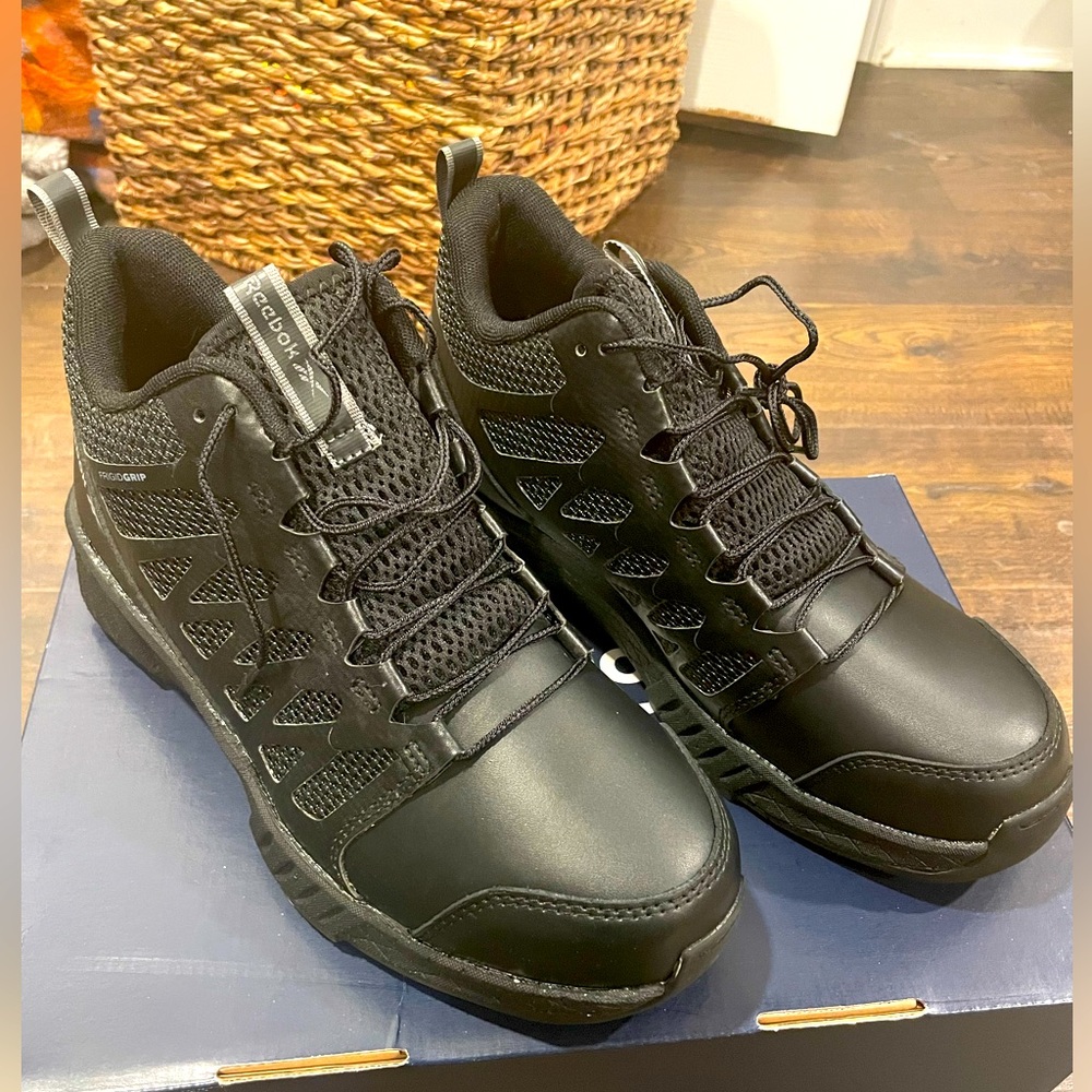 Reebok Men's 6inch Mid Height Floatride Tactical Boot, size 10W never worn.